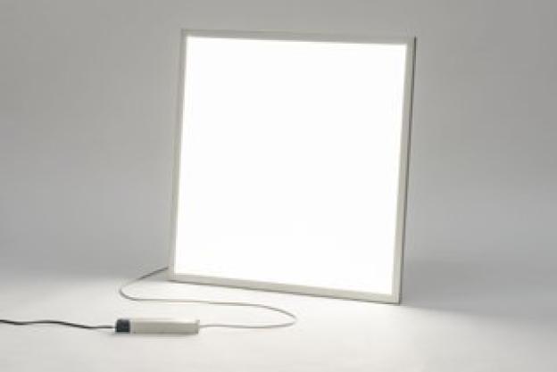 7 razones por las que un panel LED barato sale caro